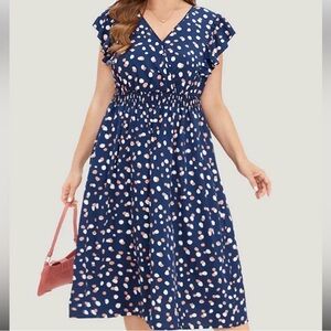 All over print pocket wrap flutter cap sleeve dress size 22-24 or 3X